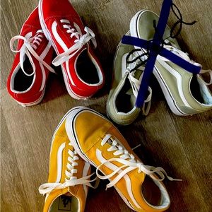 Vans tennis shoes
